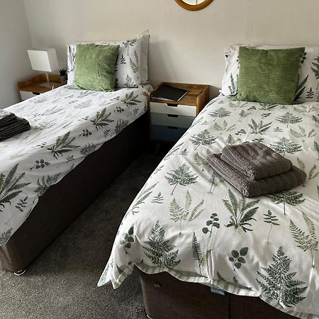 The New Wheel Inn Лимингтон Экстерьер фото