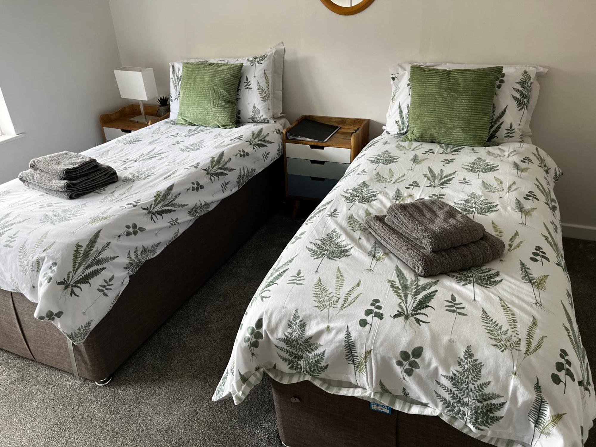 The New Wheel Inn Лимингтон Экстерьер фото